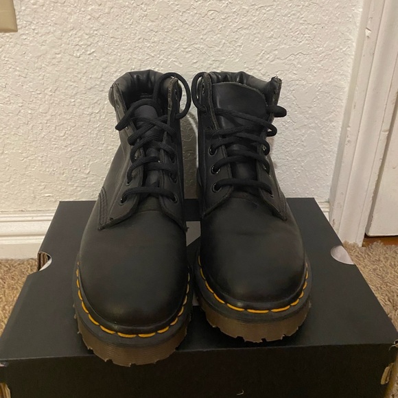 Dr. Martins - Picture 3 of 5